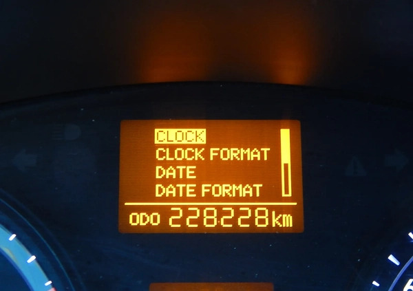 Toyota Avensis cena 31900 przebieg: 228228, rok produkcji 2014 z Drezdenko małe 466